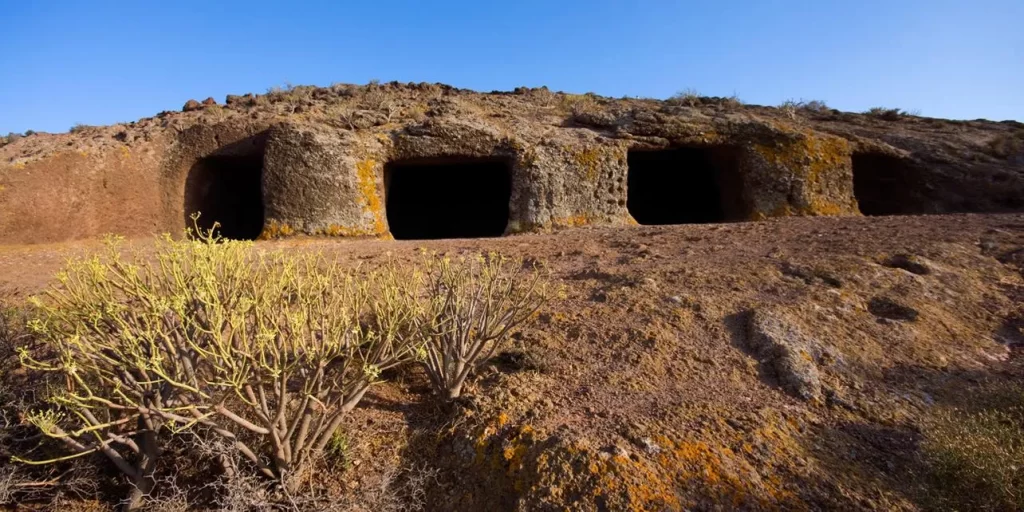 descubre cuatro puertas gran canaria un tesoro arqueologico en telde