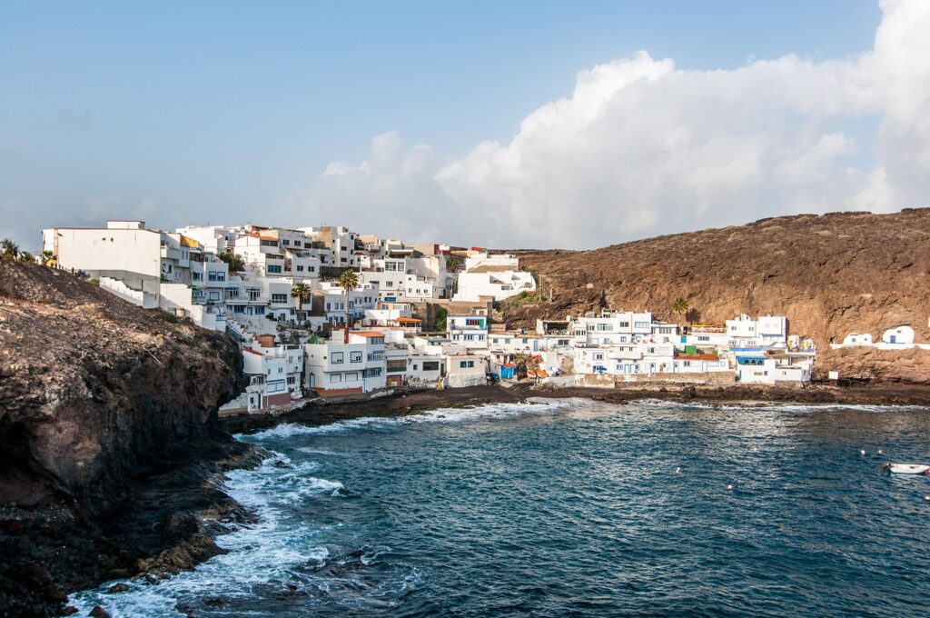 descubre la playa de tufia en gran canaria