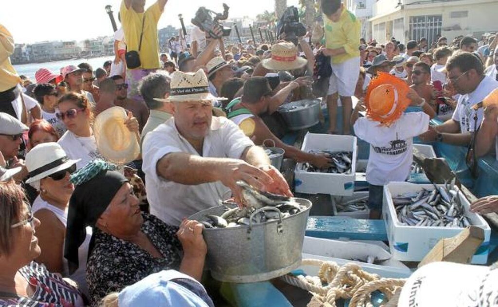 descubre la tradicion de la vara del pescao en gran canaria