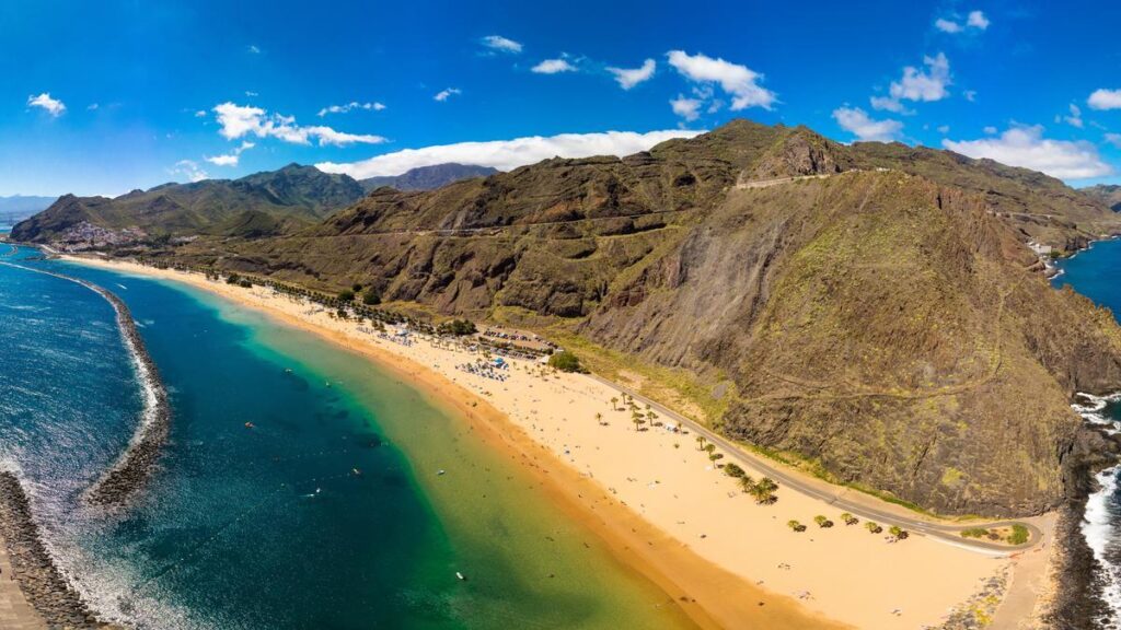descubre las mejores playas de arena blanca en tenerife