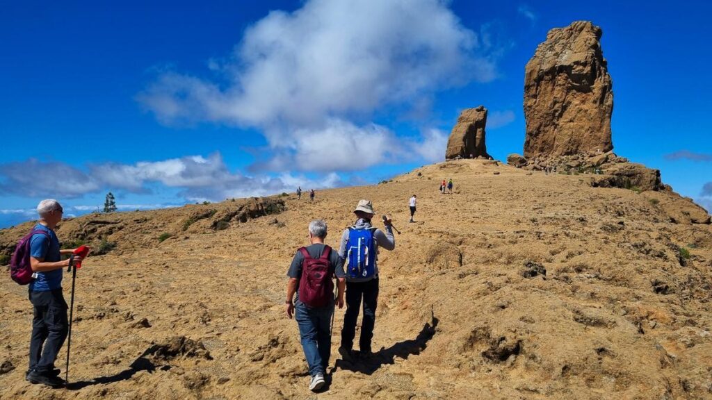 descubriendo llanos de la pez naturaleza y senderismo