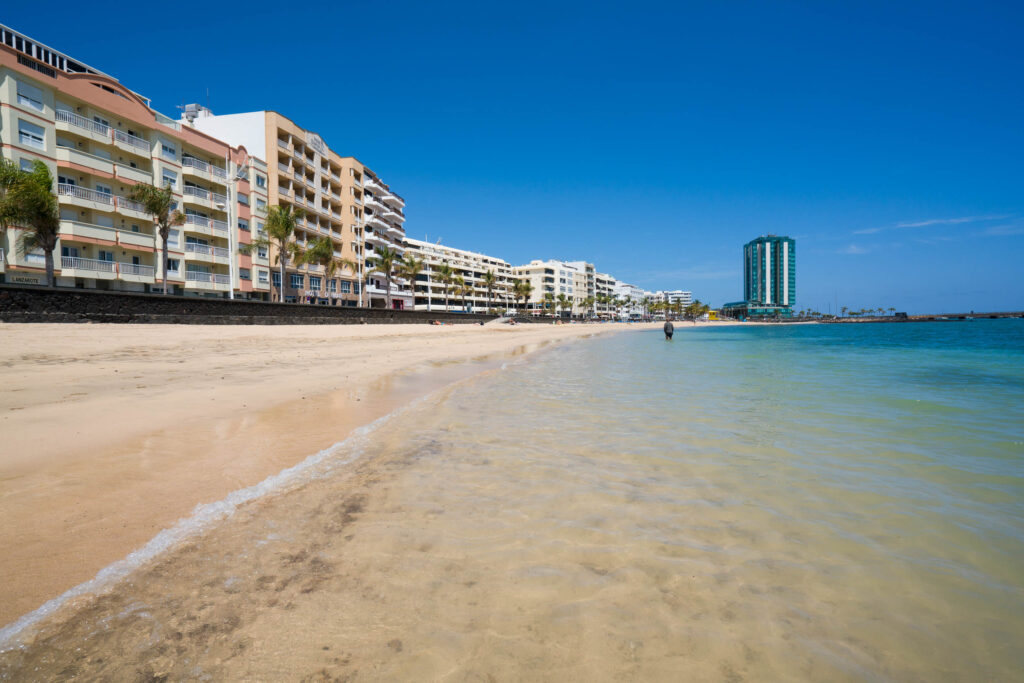 guia esencial de playa del reducto en lanzarote