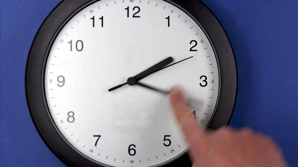 cambio de hora canarias descubre cuando y como actualizar tu reloj