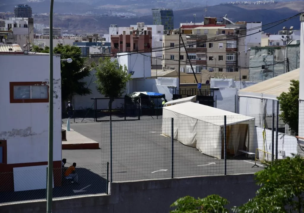 canarias 50 entre la acogida migratoria y el desafio vecinal