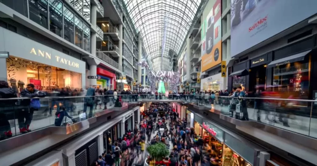 que centros comerciales abren manana en las palmas