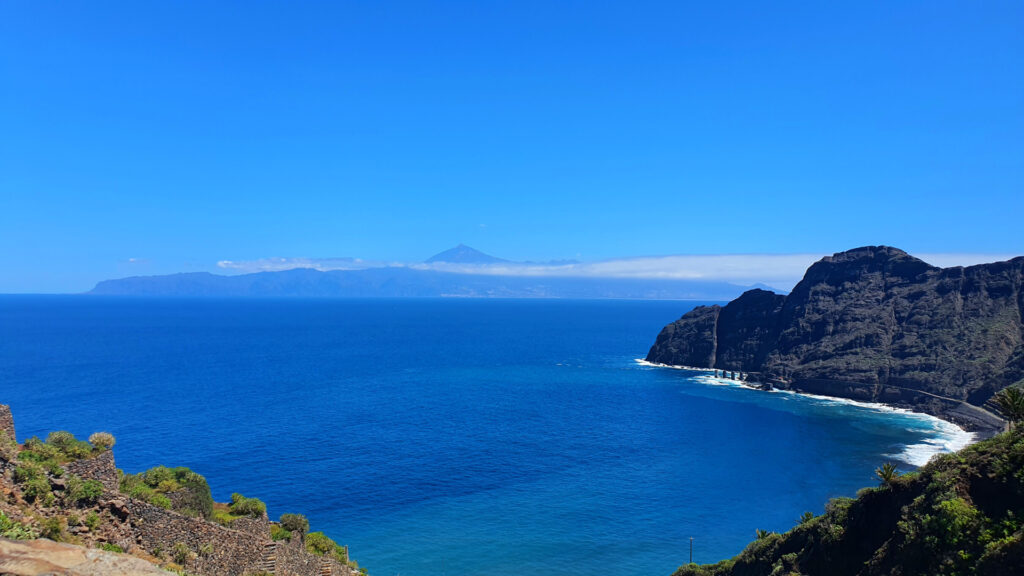 merece la pena ir a la gomera descubre sus maravillas