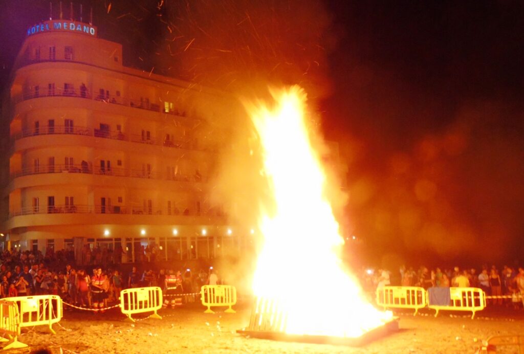 san juan canarias 2025 hogueras